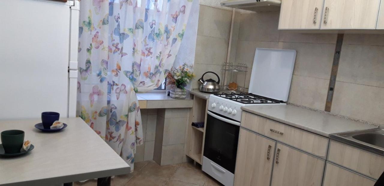 Apartment On Kamyanetskaya Street Khmelʼnytsʼkyy Exterior foto
